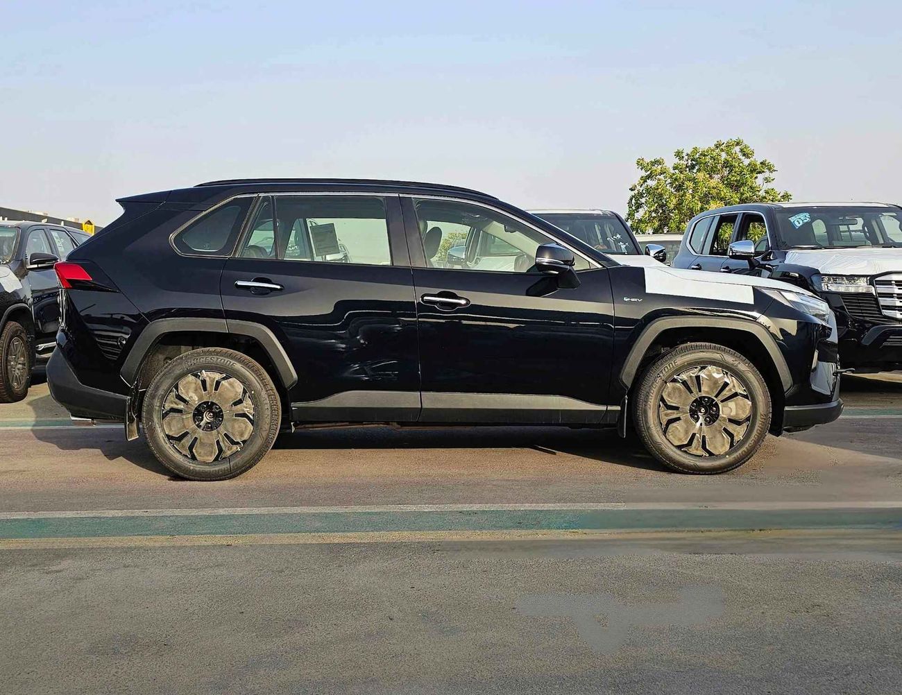 تويوتا راف ٤ EURO 6 / Full Option / 2.5L Hybrid With Panoramic Roof / 4WD CODE # RAVHH