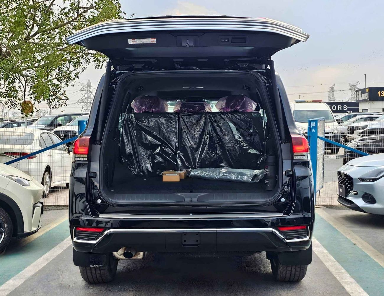 Toyota Land Cruiser VX /4.0L PETROL V6 /RADAR /BIG DVD/JBL SPEAKERS / REAR ENTERTAINMENT DVD /MID OPTION (CODE#VX4MA)