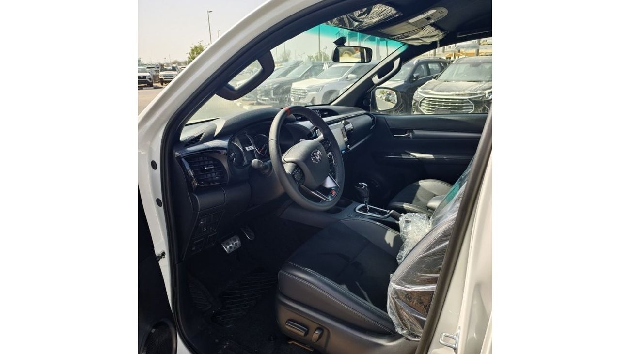 تويوتا هيلوكس تويوتا هايلكس 2024 ديزل 2.8 لتر جي آر سبورت