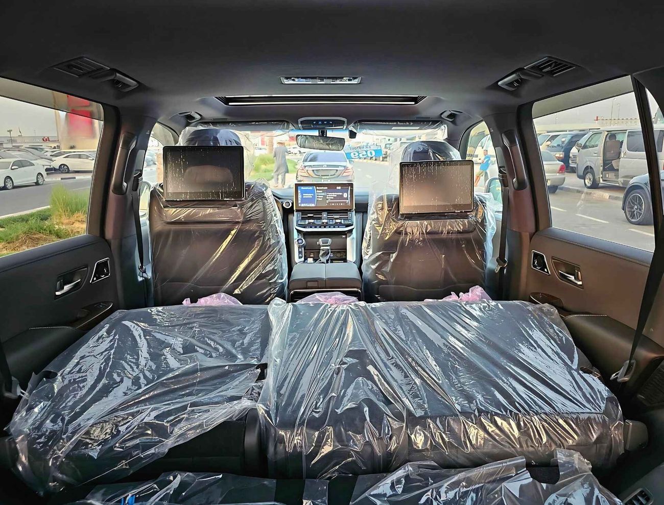 Toyota Land Cruiser LC300 / VXR / 3.3L Diesel / HIGH OPTION (CODE # 68006)