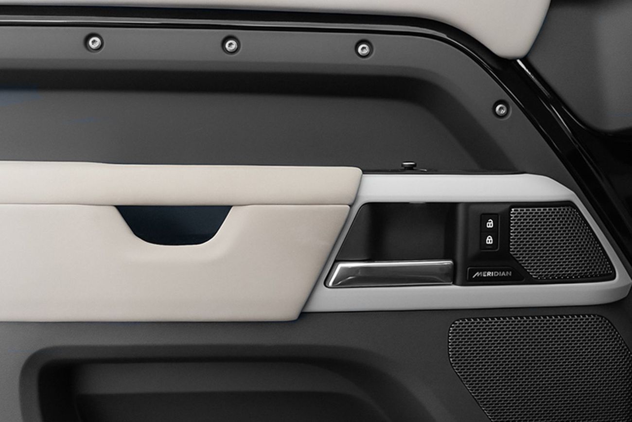 Land Rover Defender 90 SE P400 3.0L