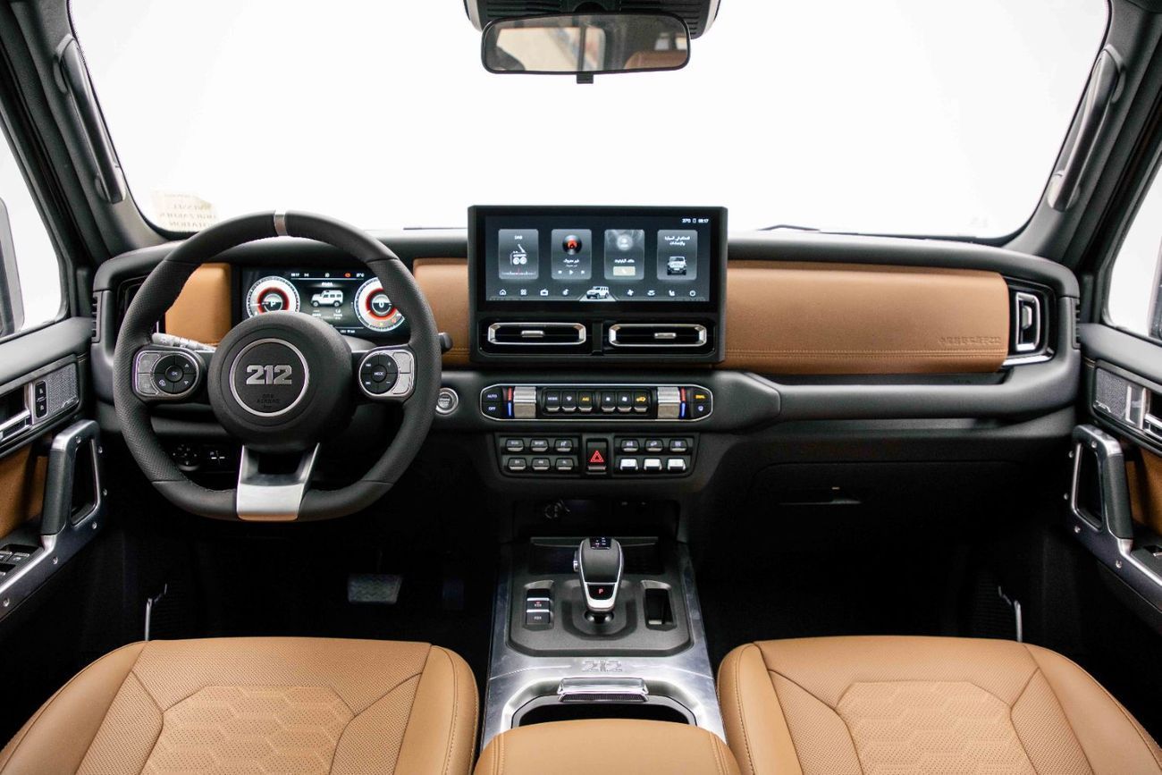 باو 212 T01 Adventurer 2.0L – Black Inside Brown