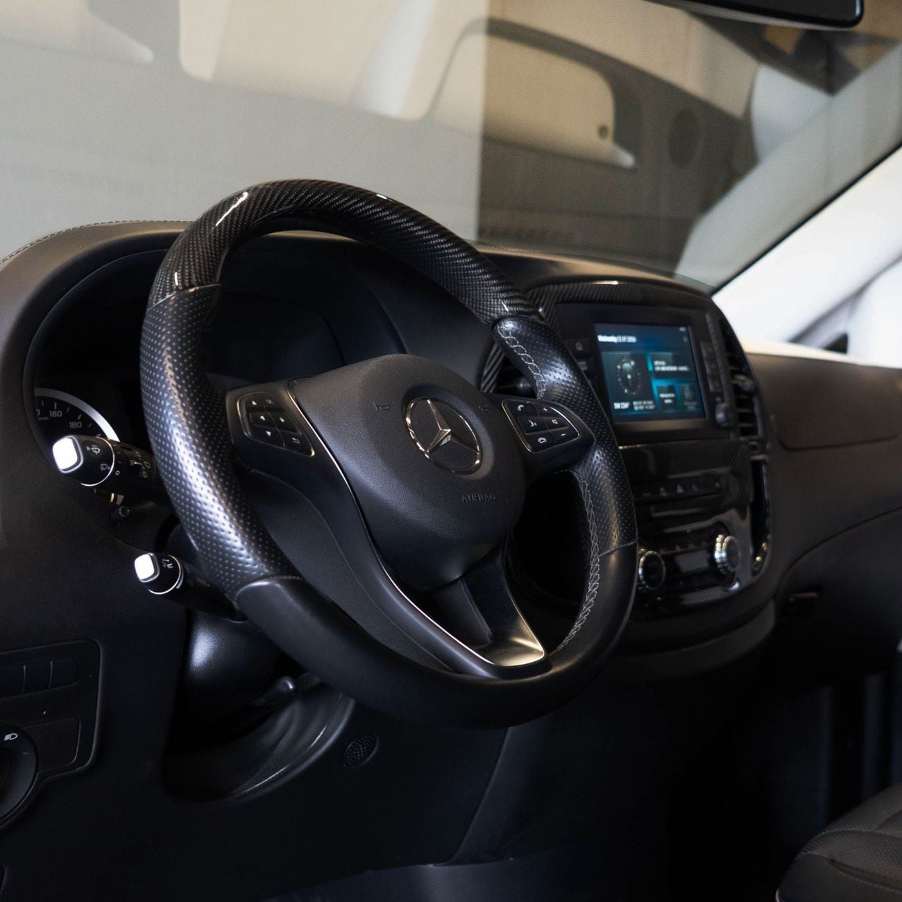 Mercedes Benz V 250 AED 2,682 P.M • 0% Downpayment • Mercedes-Benz V 250d Exclusive • 1 Year Warranty
