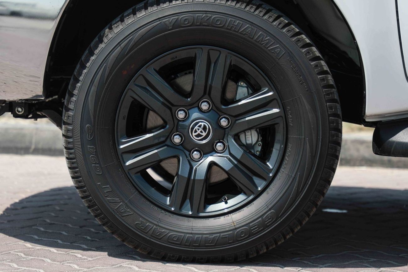 Toyota Hilux 2025 TOYOTA HILUX 2.7 LONG BODY - SUPER WHITE inside RED | Export Only