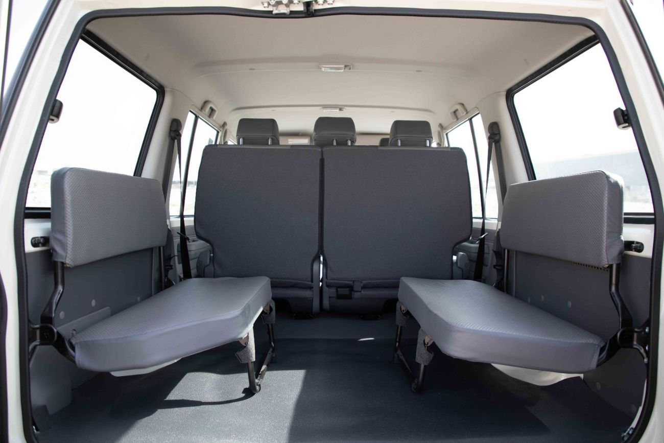 تويوتا لاند كروزر 70 2025 Toyota LC76 Hardtop 4.2L - 5 Door - Manual - White Inside Bluish Grey | Export Only