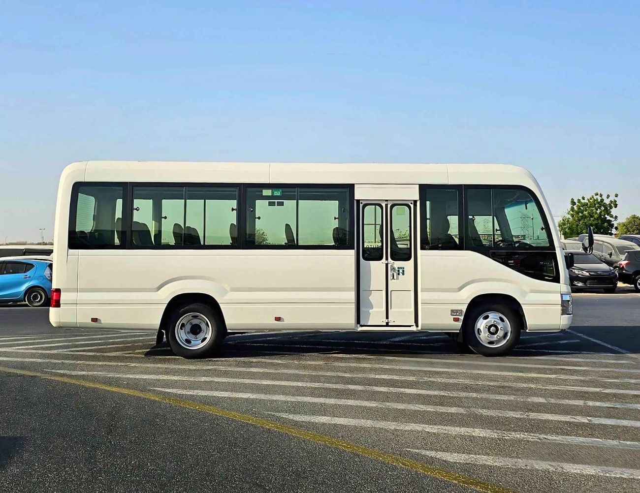 Toyota Coaster 23 SEATER/ AUTO DOOR/ HLF LUGGAGE RACK PW DIESEL AT 2.8L V4 /CODE#COD28B