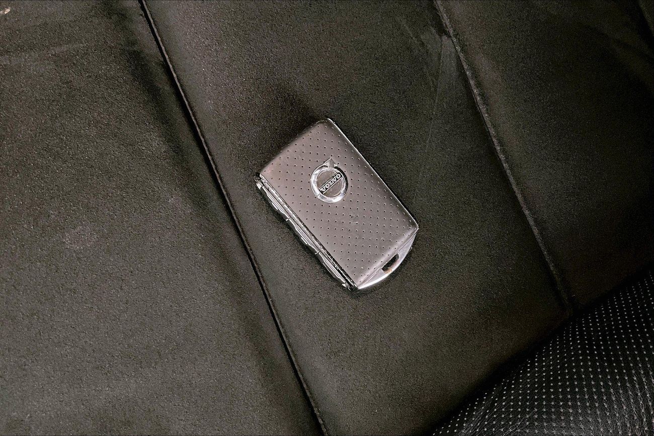 Volvo XC60 T5 R Design | Guaranteed Warranty | 0 Down Payment