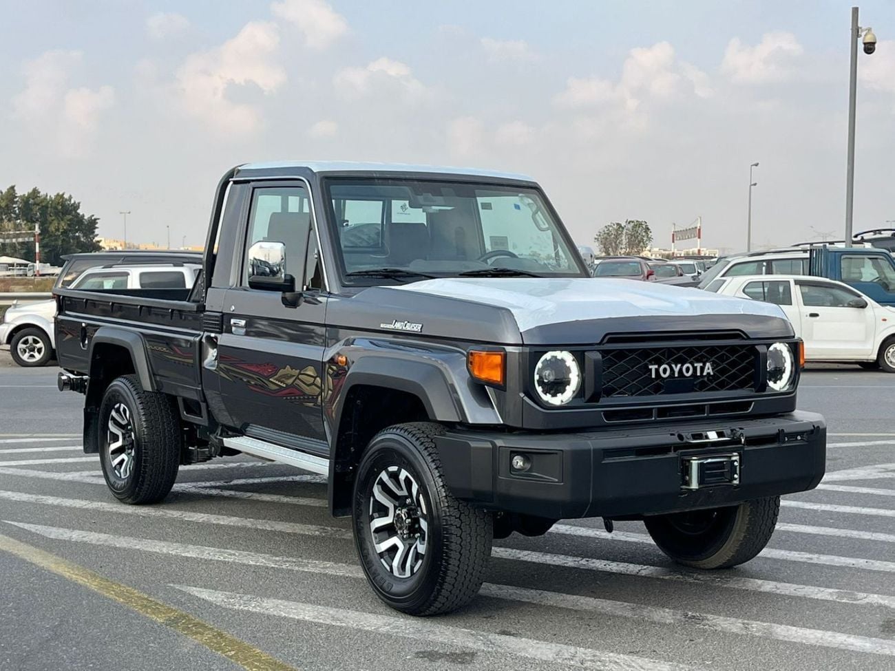 تويوتا لاند كروزر بيك آب Toyota Landcruiser 79 II Singel Cabin Automatic II ToP Tier II 2025 II GCC II Grey Color II FULL LOA