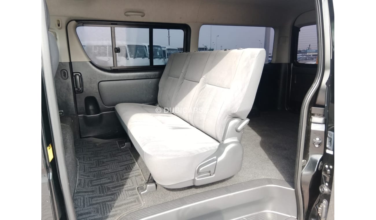تويوتا هاياس TOYOTA HIACE VAN RIGHT HAND DRIVE(PM03728)
