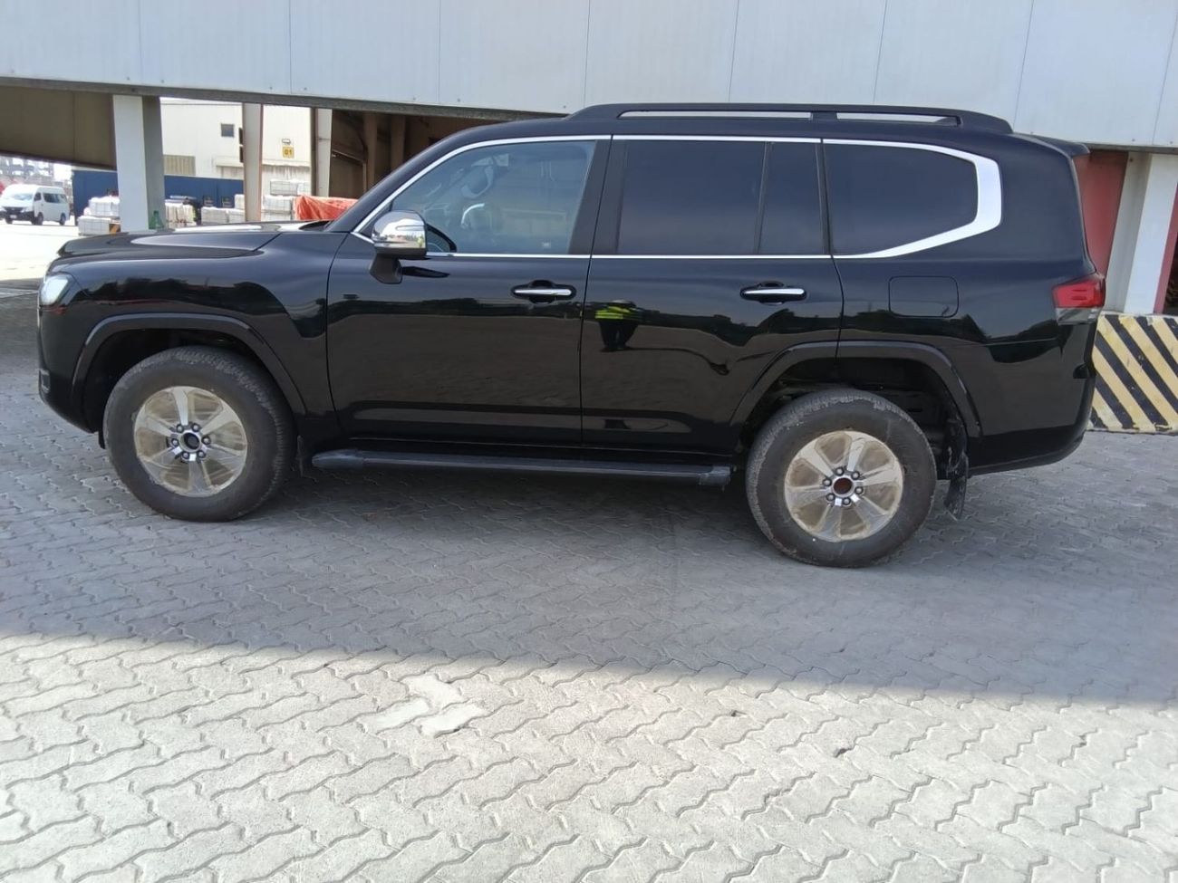 تويوتا لاند كروزر TOYOTA LANDCRUISER 300 3.3L DIESEL 4WD VX AUTO