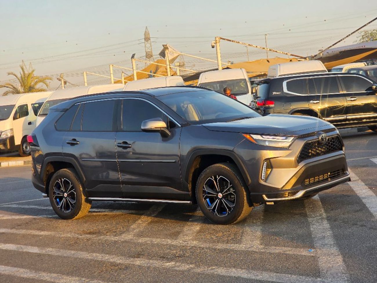 تويوتا راف ٤ 2022 Model Full option 4x4 , Push button and leather seats