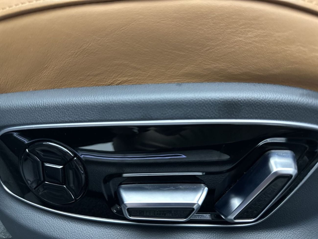 أودي A8 L 55 TFSI quattro Business Edition 3.0L 340hp (Ref# 05520)