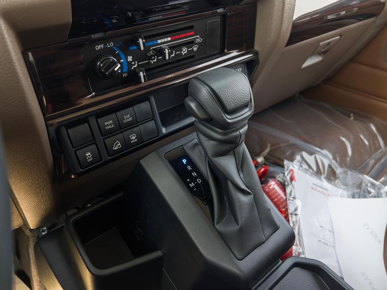 تويوتا لاند كروزر 70 EXPORT ONLY - TOYOTA LC76 LX 2.8L A/T