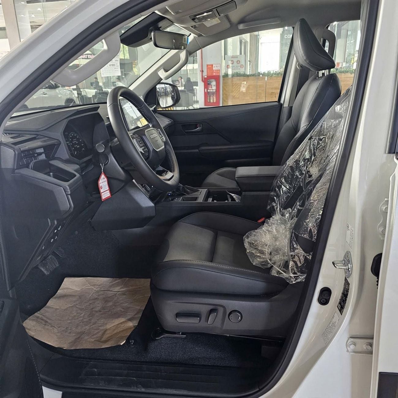 Toyota Hilux NEW SHAPE DIESEL A/T FULL OPTION DOUBLE CABIN PICKUP
