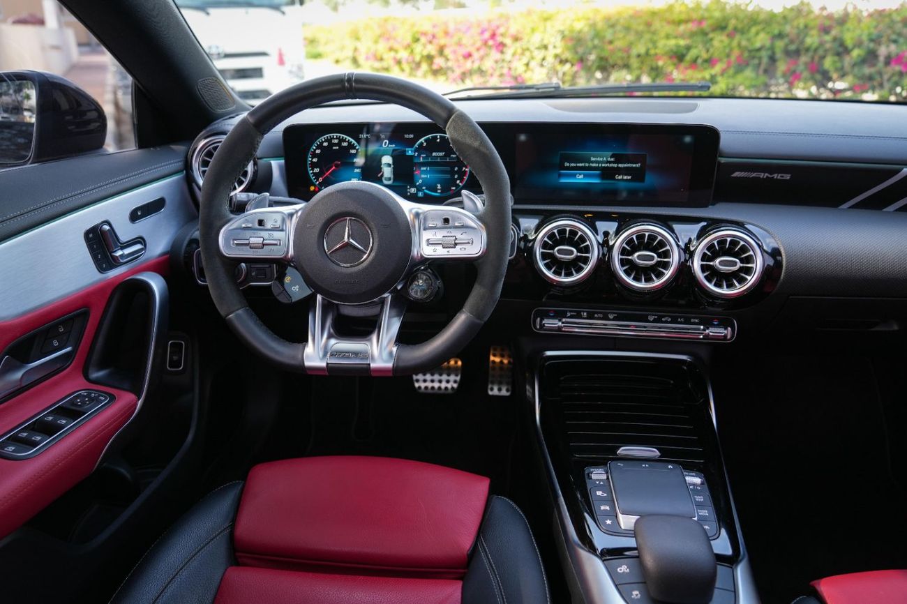 مرسيدس بنز CLA 35 AMG 4MATIC 2021!! GCC SPECS!! LOW MILEAGE!! FULL SERVICE HISTORY FROM THE DEALER