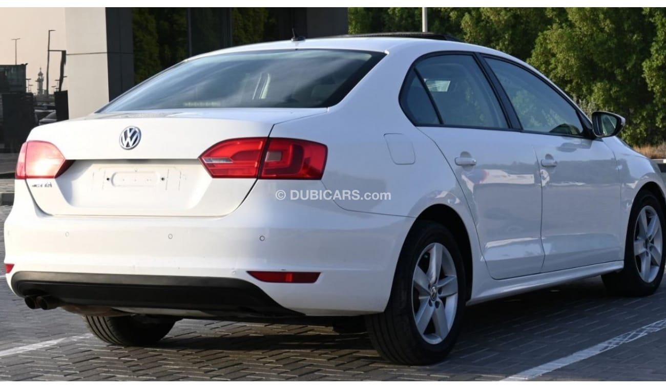 Volkswagen Jetta GCC EXCELLENT CONDITION WITHOUT ACCIDENT 2012 2.0