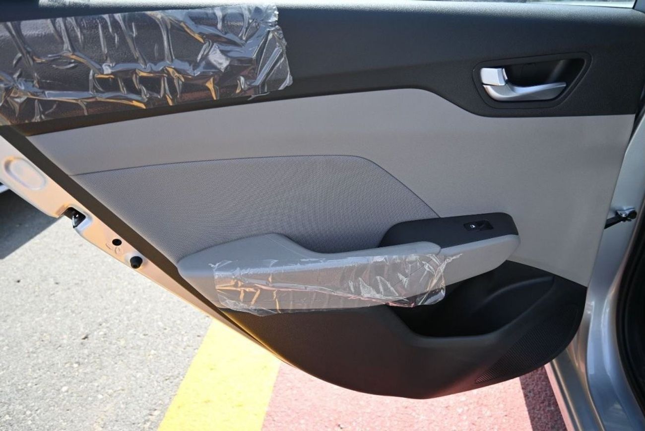 Hyundai Accent Hyundai Accent 1.6L Petrol, Sedan, FWD, 4 Doors, Color Silver, Model 2023