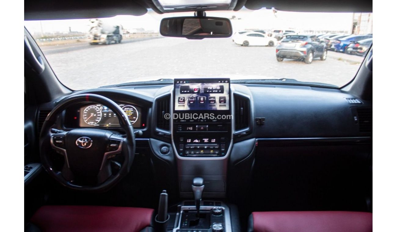 تويوتا لاند كروزر VXR