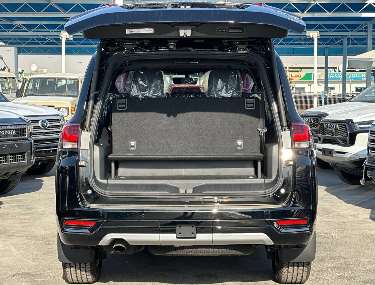 Toyota Land Cruiser GXR 3.5L HEV A/T // 2026 // High Option with Power & Cooling & Leather Seats , Wireless Charge // Sp