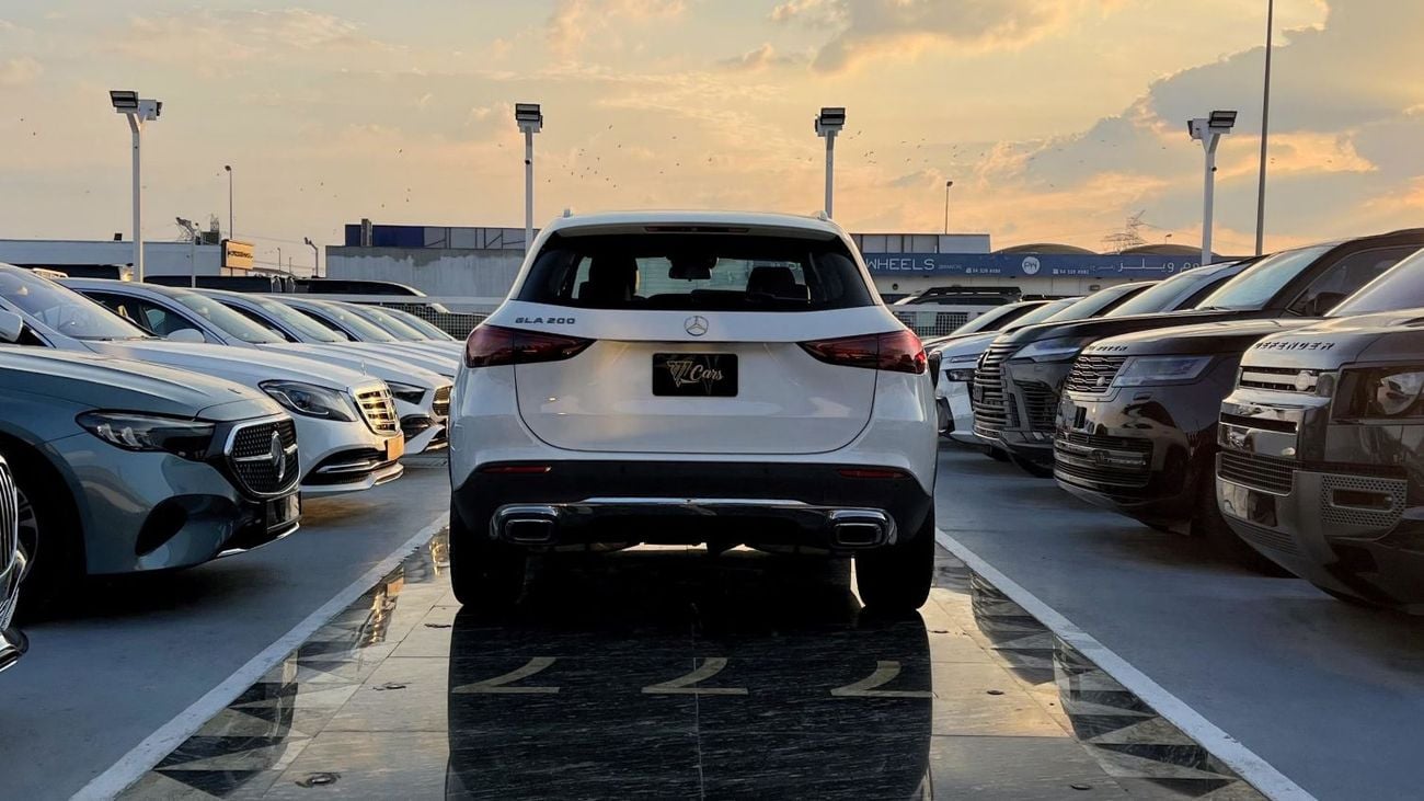 Mercedes-Benz GLA 200 Mercedes-Benz GLA 200 1.3L Petrol