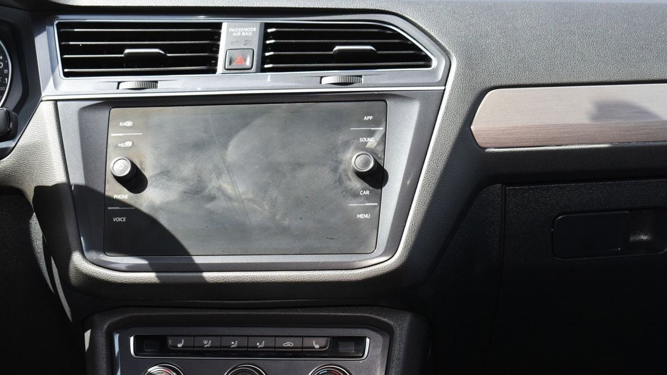 Volkswagen Tiguan SE R Line