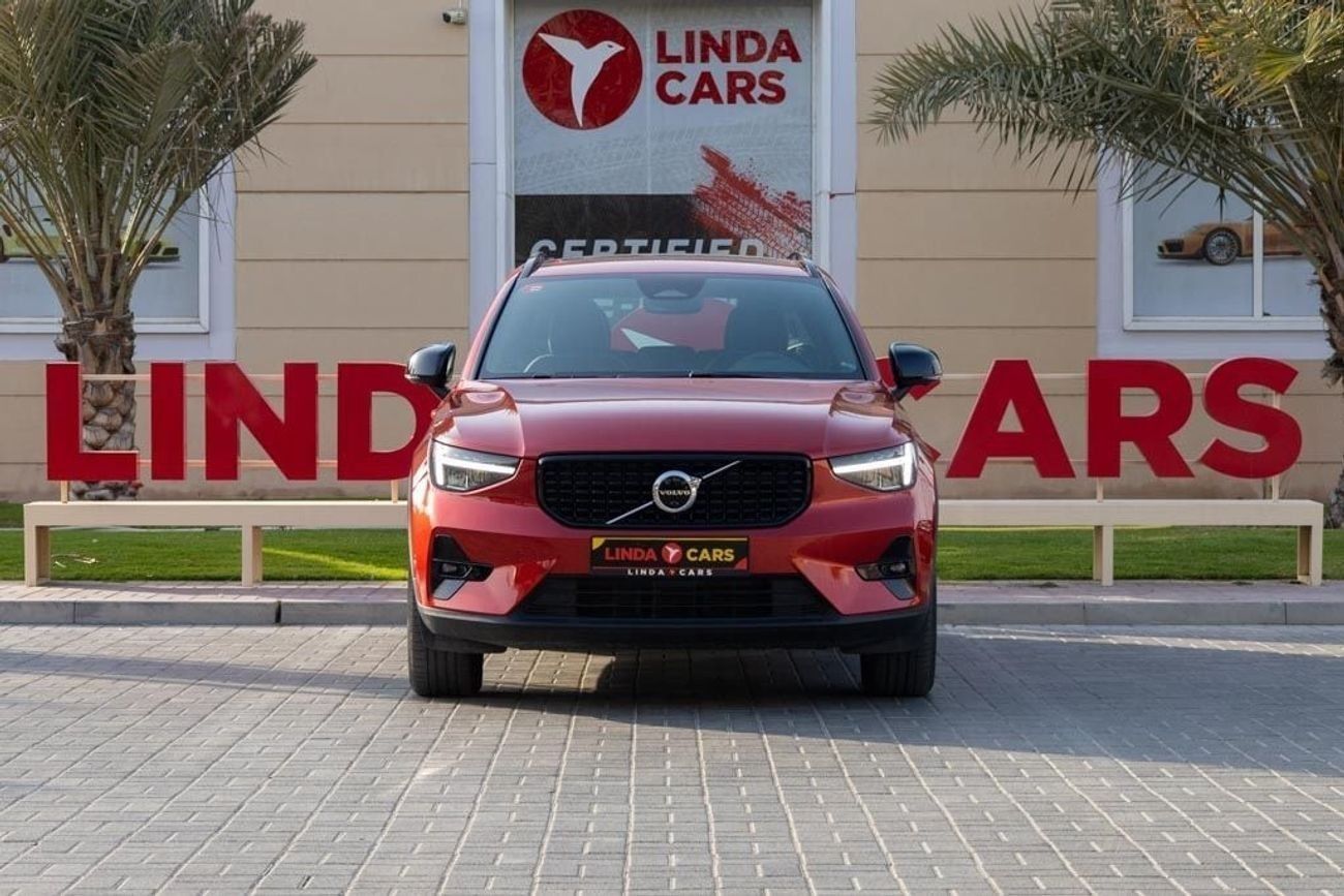 فولفو XC 40 Volvo XC40 B4 Ultimate Dark 2023 GCC under Agency Warranty with Flexible Down-Payment.