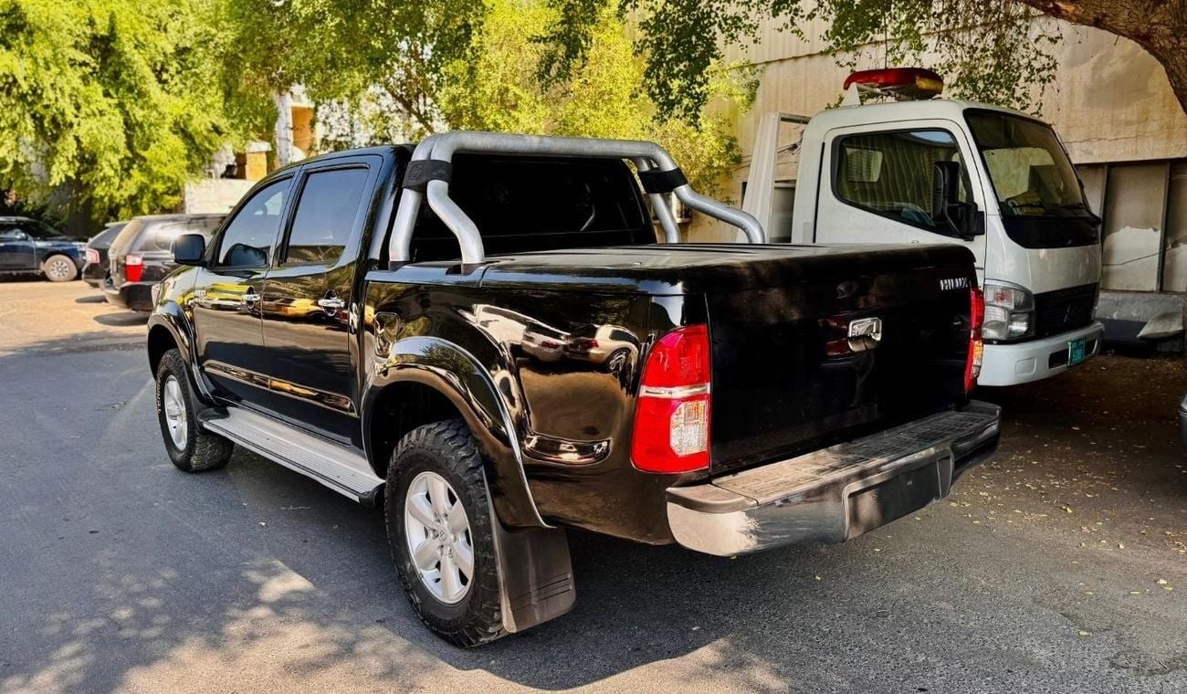 Toyota Hilux EXCELLENT CONDITION | DOUBLE CAB | 3.0L DIESEL ENGINE | RHD | (AT) | 2011