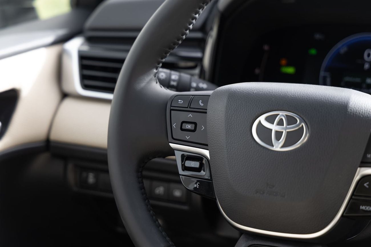 Toyota Camry Toyota Camry LE 2.5 L | Hybrid | Gray | Panoramic Sunroof | Electric Chair | 2026 GCC Specs