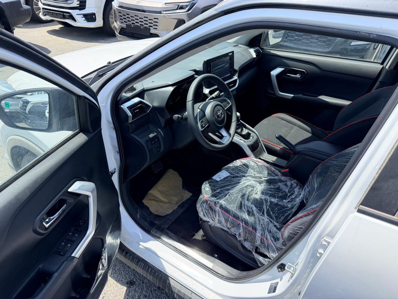 Toyota Raize TURBO G RA 1.0L TURBO PETROL AUTOMATIC TRANSMISSION ( FOR RE- EXPORT OUTSIDE GCC COUNTRIES ONLY )
