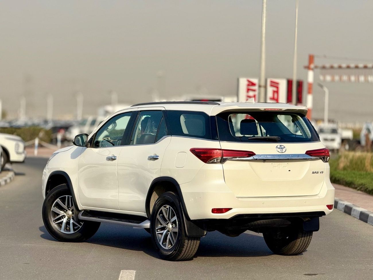 تويوتا فورتونر Toyota Fortuner Model 2018 fuel petrol V6 left hand drive