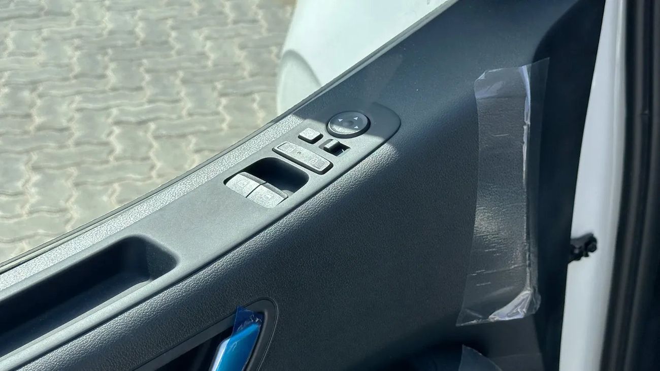 هيونداي ستاريا 3.5L 11 Seater Premier AT