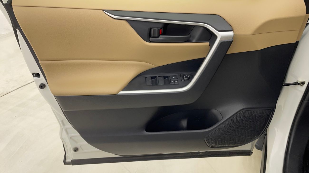 تويوتا راف ٤ EX 2.5 | بدون دفعة مقدمة | اختبار القيادة في المنزل