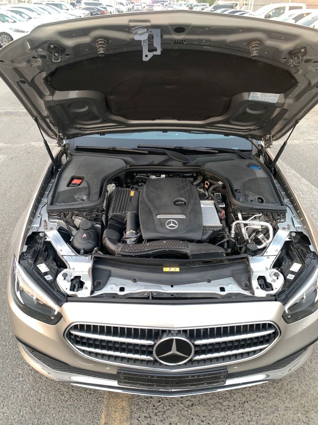 Mercedes-Benz E 250 Mercedes-Benz E250 V4 2.0L Model 2022 Price:150.000AED  Mileage:67.000 Km  Specifications: KORIAN Co