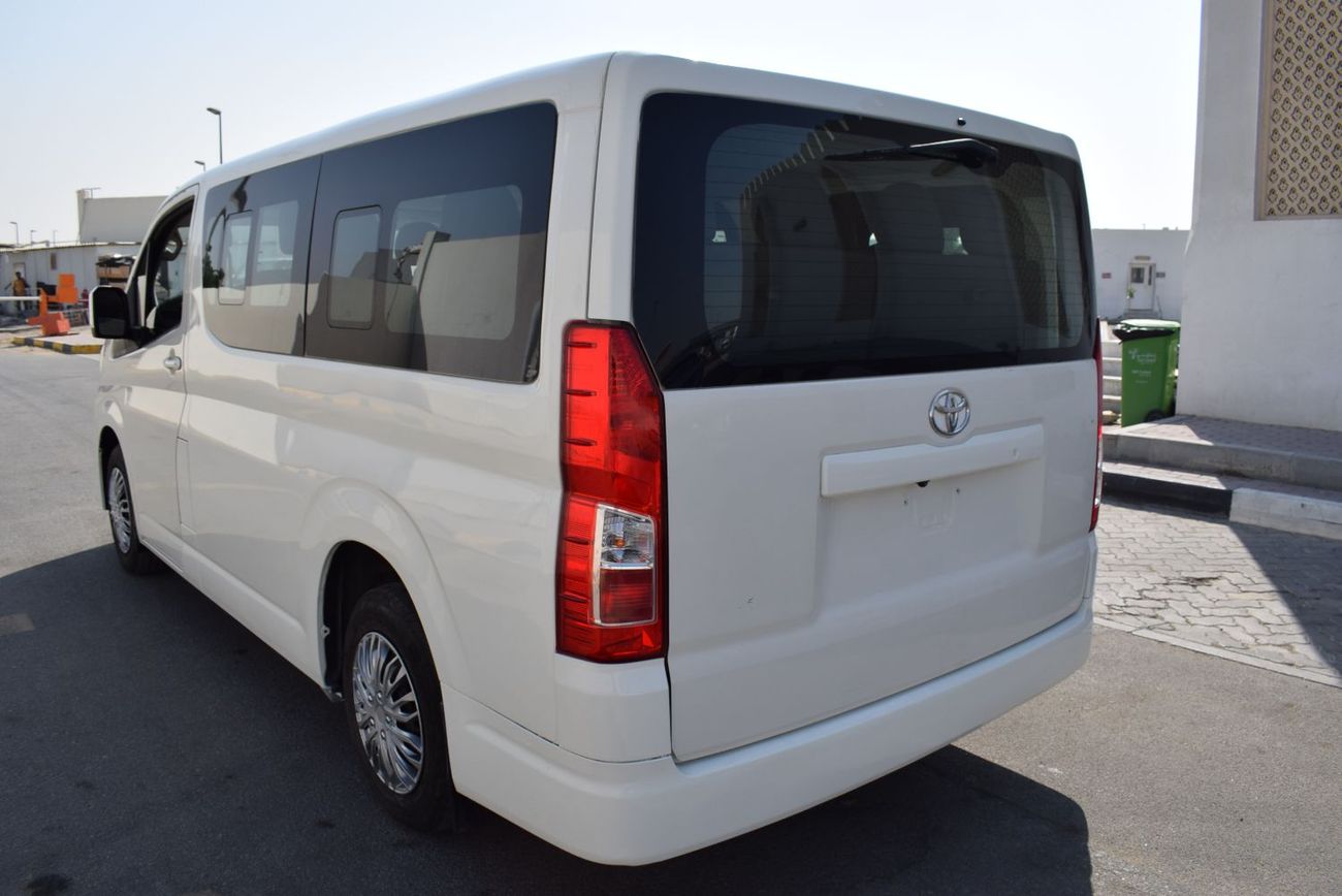 تويوتا هاياس Commuter Standard 2.8L