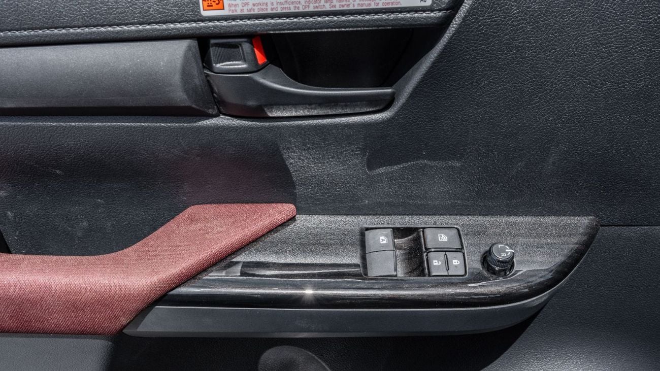 Toyota Hilux 2026 Toyota Hilux SC  GL2 2.8L AT Diesel (White-Red)