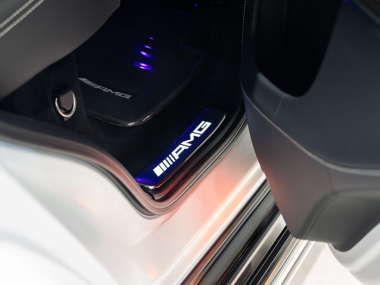 Mercedes-Benz G 63 AMG 4MATIC SUV 2024 | Matte White | Low Mileage | Perfect Condition