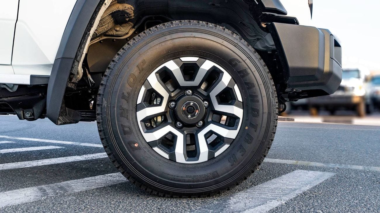 تويوتا لاند كروزر 70 LX 2.8L  2025 Toyota Land Cruiser 76 2.8L AT Diesel Full Option (White)