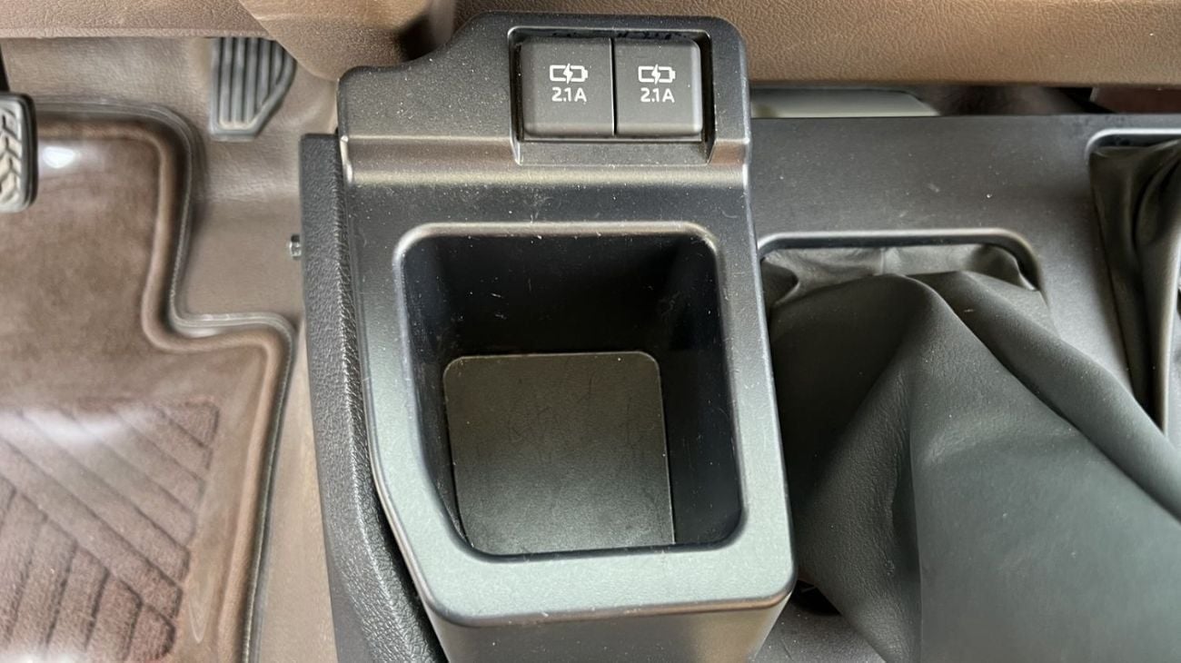 تويوتا لاند كروزر بيك آب 4.0L Double Cab