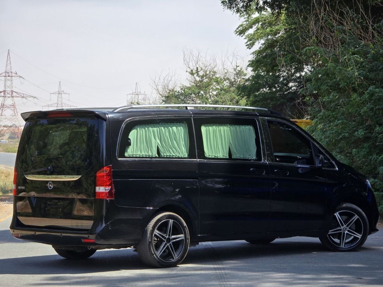 Mercedes-Benz V 250 Std 2.1L MERCECES V-250 2017 GCC VIP SEATS // PERFECT CONDITION