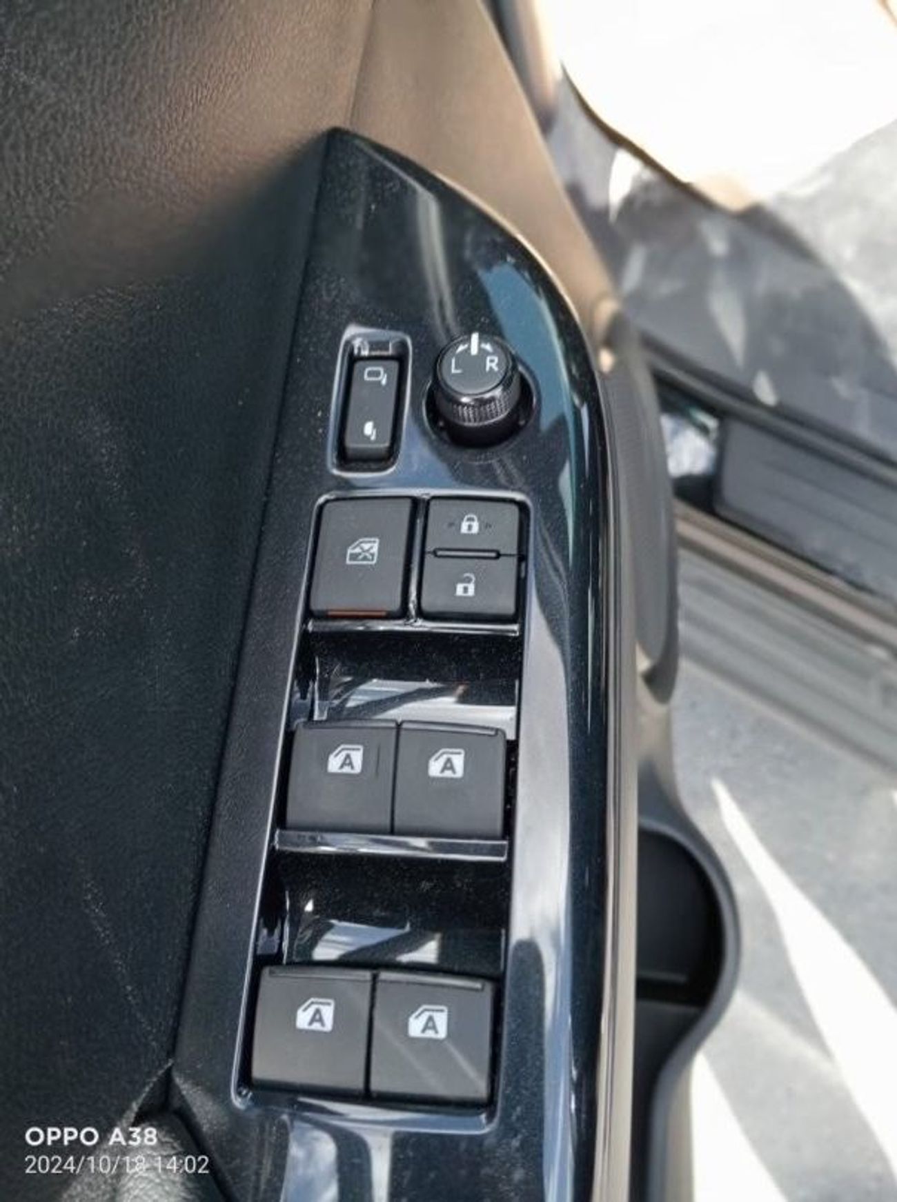 تويوتا هيلوكس Toyota Hilux adventure  4.0 L Automatic