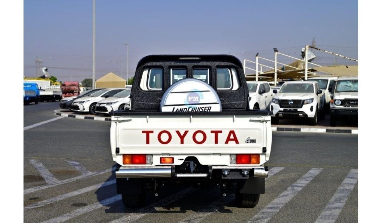 Toyota Land Cruiser Pick Up LX 2.8L Diesel Automatic (Mid Option)