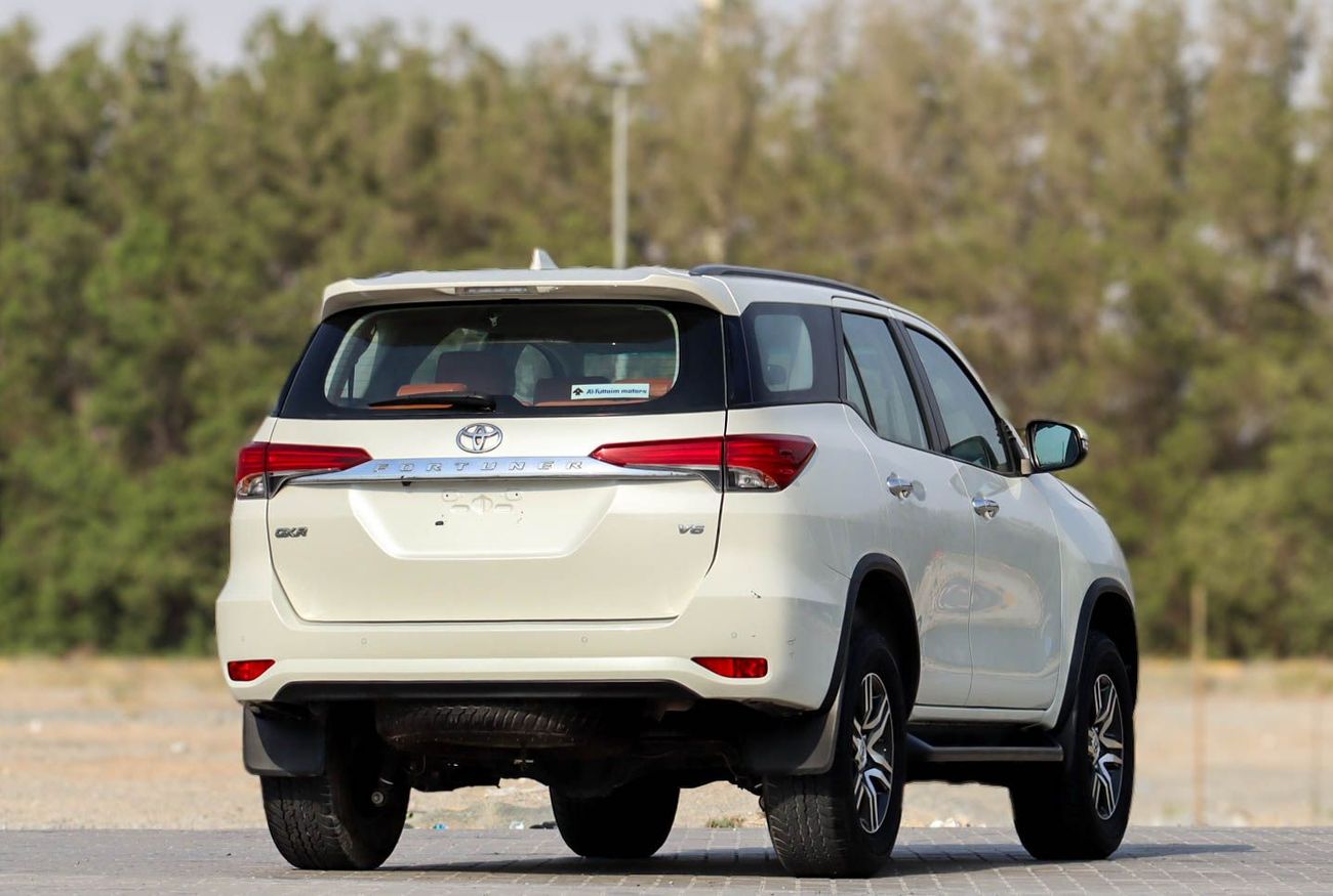 تويوتا فورتونر GXR 4.0L (278 HP) Toyota Fortuner 4.0L V6  2022 GCC 4WD Original Paint & Accident Free  excellent co