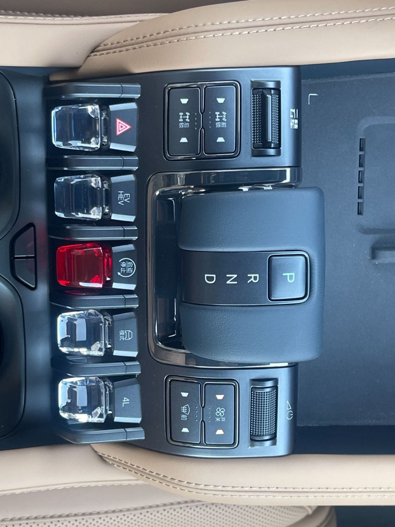 بي واي دي ليوبارد 5 ULTRA -Triple differential lock, High-capacity battery-Hydraulic active, Suspension