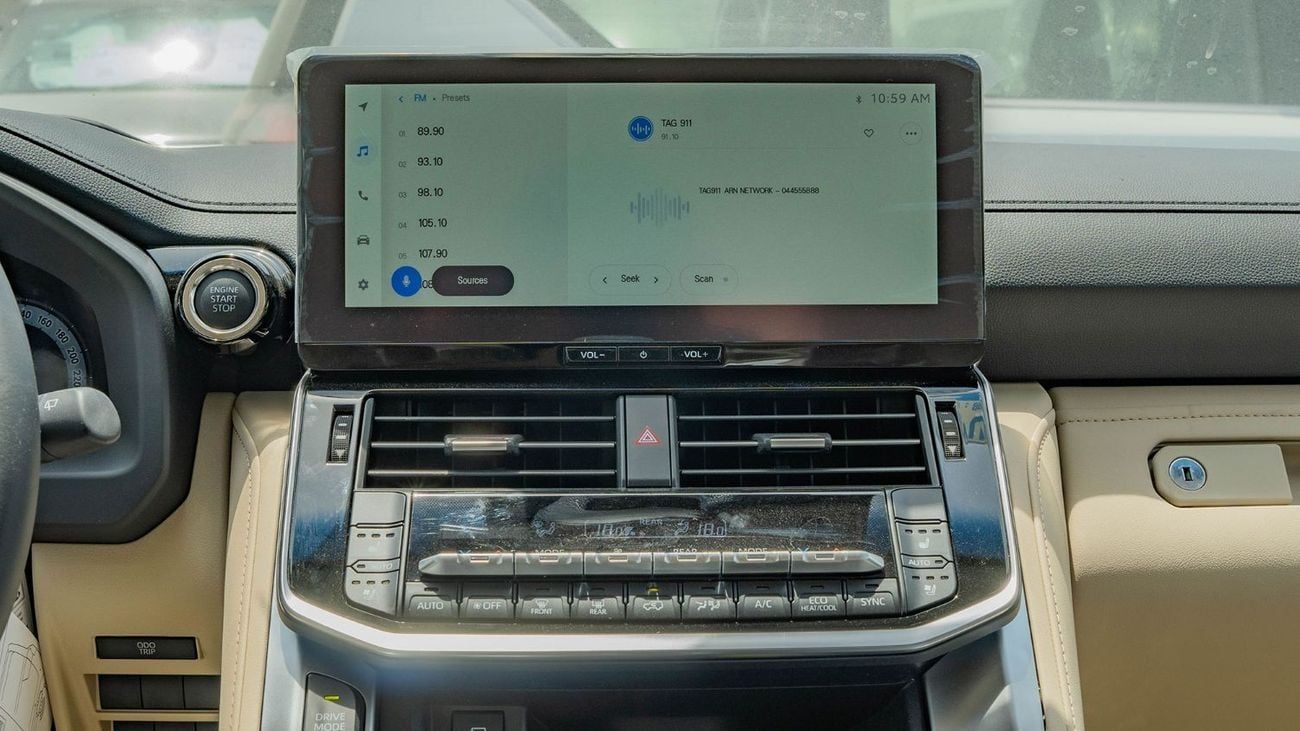تويوتا لاند كروزر 2026 Toyota Land Cruiser 300 VXR 3.5L AT Petrol Twin Turbo (White-Beige)