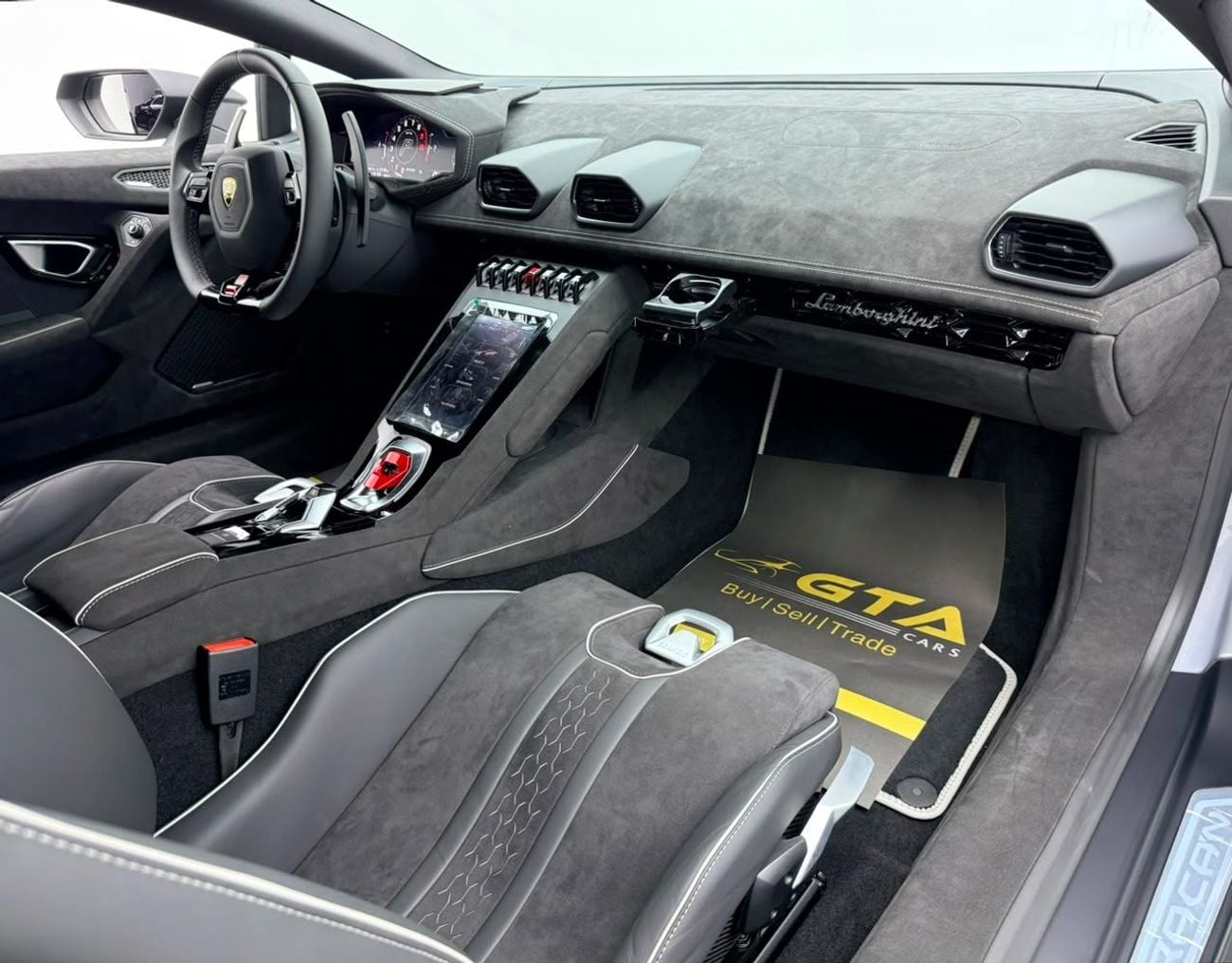 لامبورغيني هوراكان 2024 Lamborghini Huracan Sterrato LP-610-4, Warranty, Full Service History, Very Low Km, Japanese