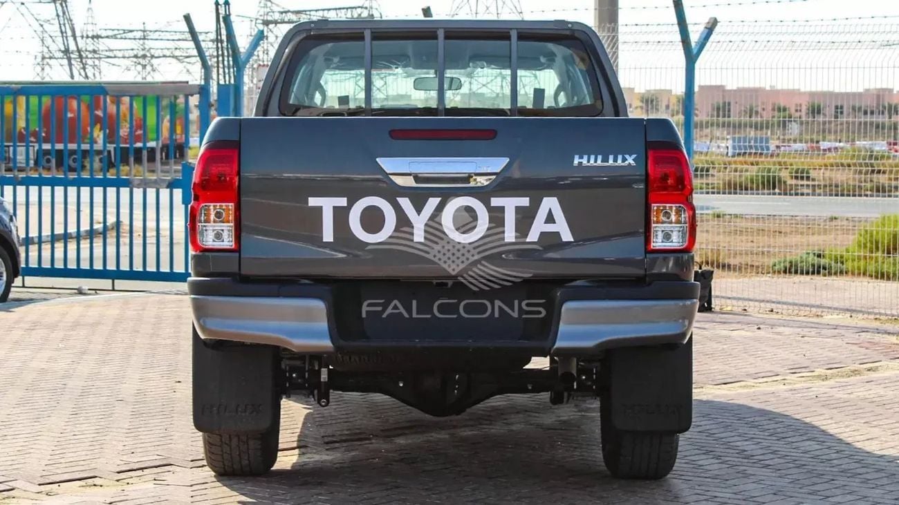 تويوتا هيلوكس GLX Toyota Hilux 2.4L Turbo Diesel 5 seater Airbags ABS