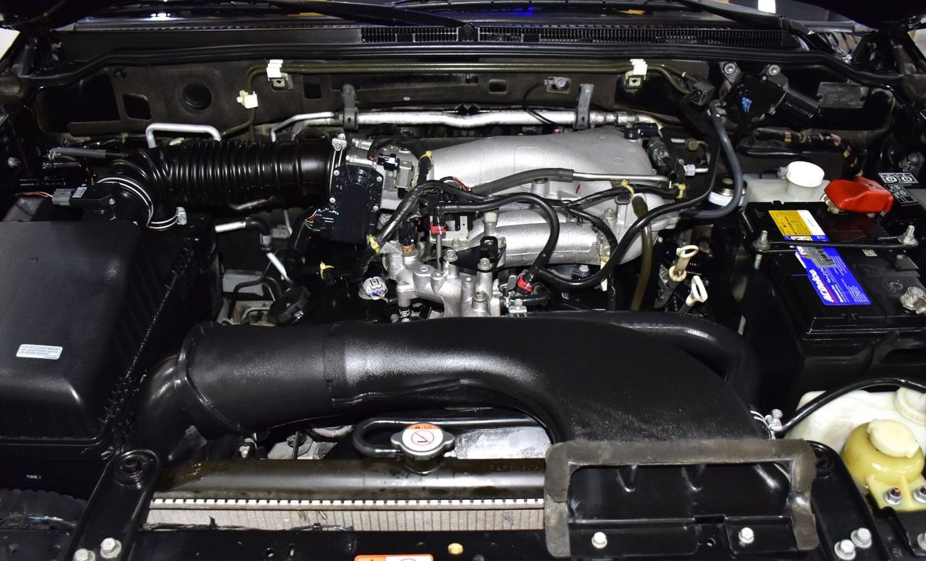 ميتسوبيشي باجيرو EXCELLENT DEAL for our Mitsubishi Pajero GLS ( 2016 Model ) in Brown Color GCC Specs