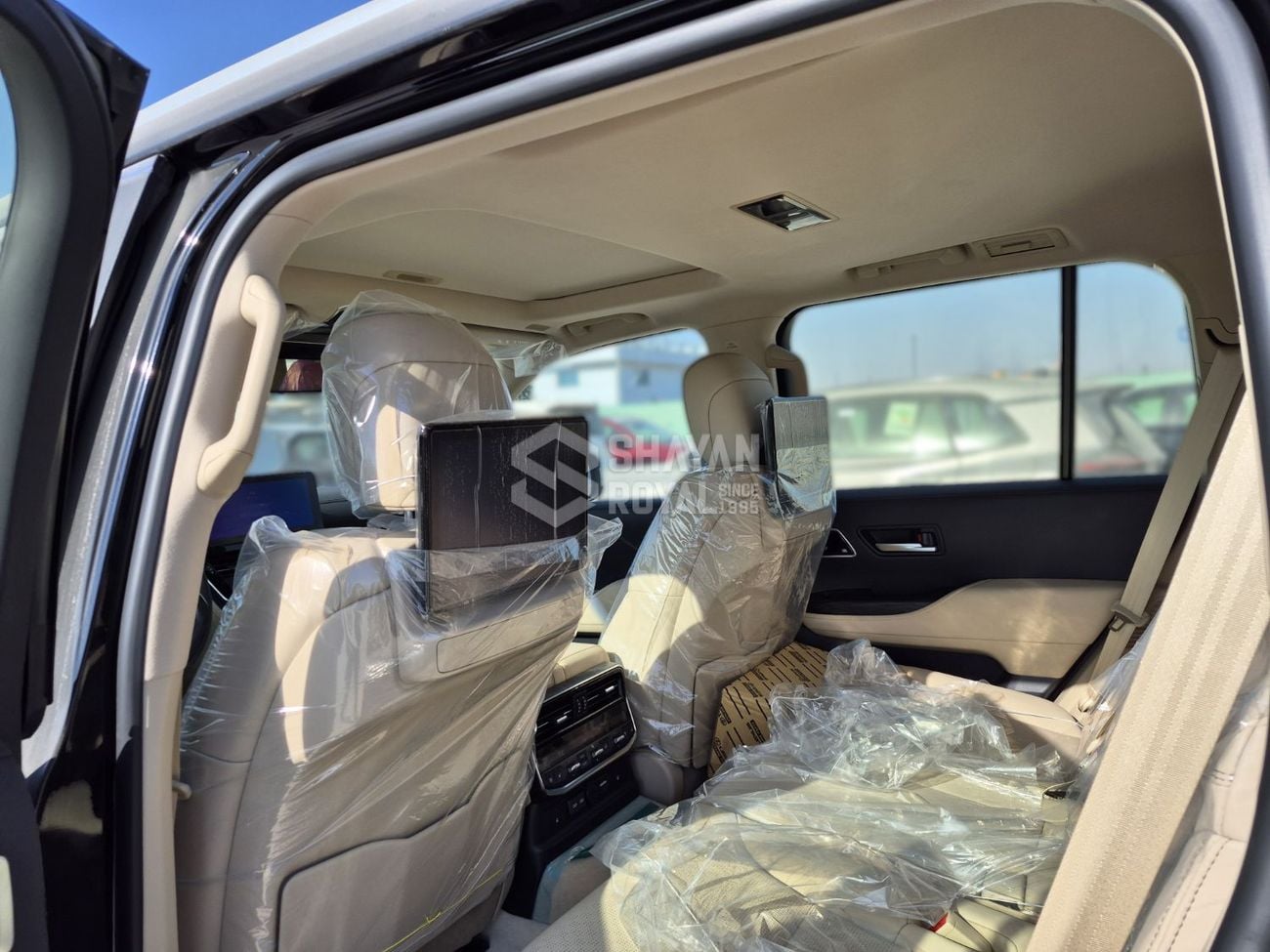 تويوتا لاند كروزر LC300 VXR-FULL OPTION 3.5L HEV 457TT AT | 7-SEATS | JBL | 360 CAMERA | SOFT DOOR CLOSING| 2026MY