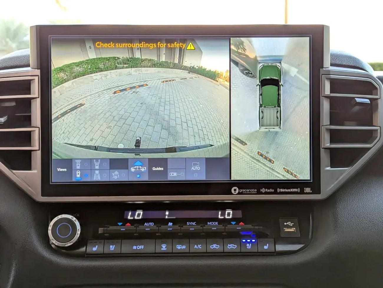 تويوتا تاندرا CREWMAX LIMITED EDITION 4X4 PANORAMIC ROOF IN EXCELLENT CONDITION