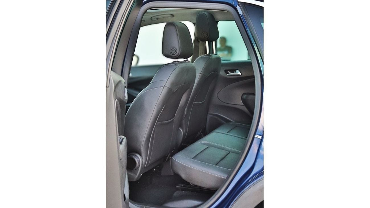 Opel Crossland X 2022 Opel Crossland 1.2 Turbo, 3-cylinder gasoline, automatic, front wheel drive